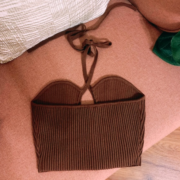 Ribbed halter top! NWOT - Picture 2 of 3